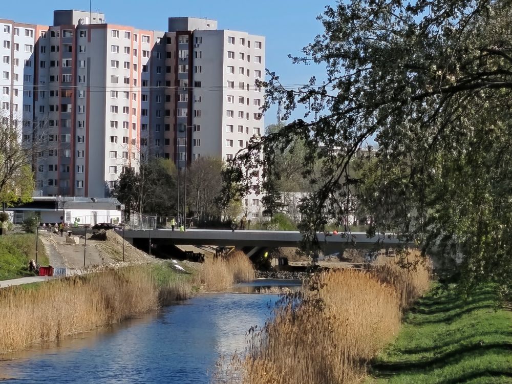 Chorvátsky kanál pri Technopole je dočasne zasypaný a voda odvedená rúramie Chorvátsky kanál pri Technopole je dočasne zasypaný a voda odvedená rúrami