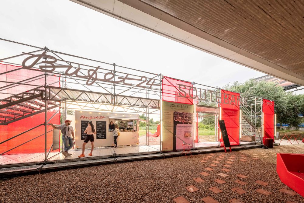 Aktivácia s návštevníkmi lokality v Bratislave-Petržalke. Aktivácia s návštevníkmi lokality v Bratislave-Petržalke.