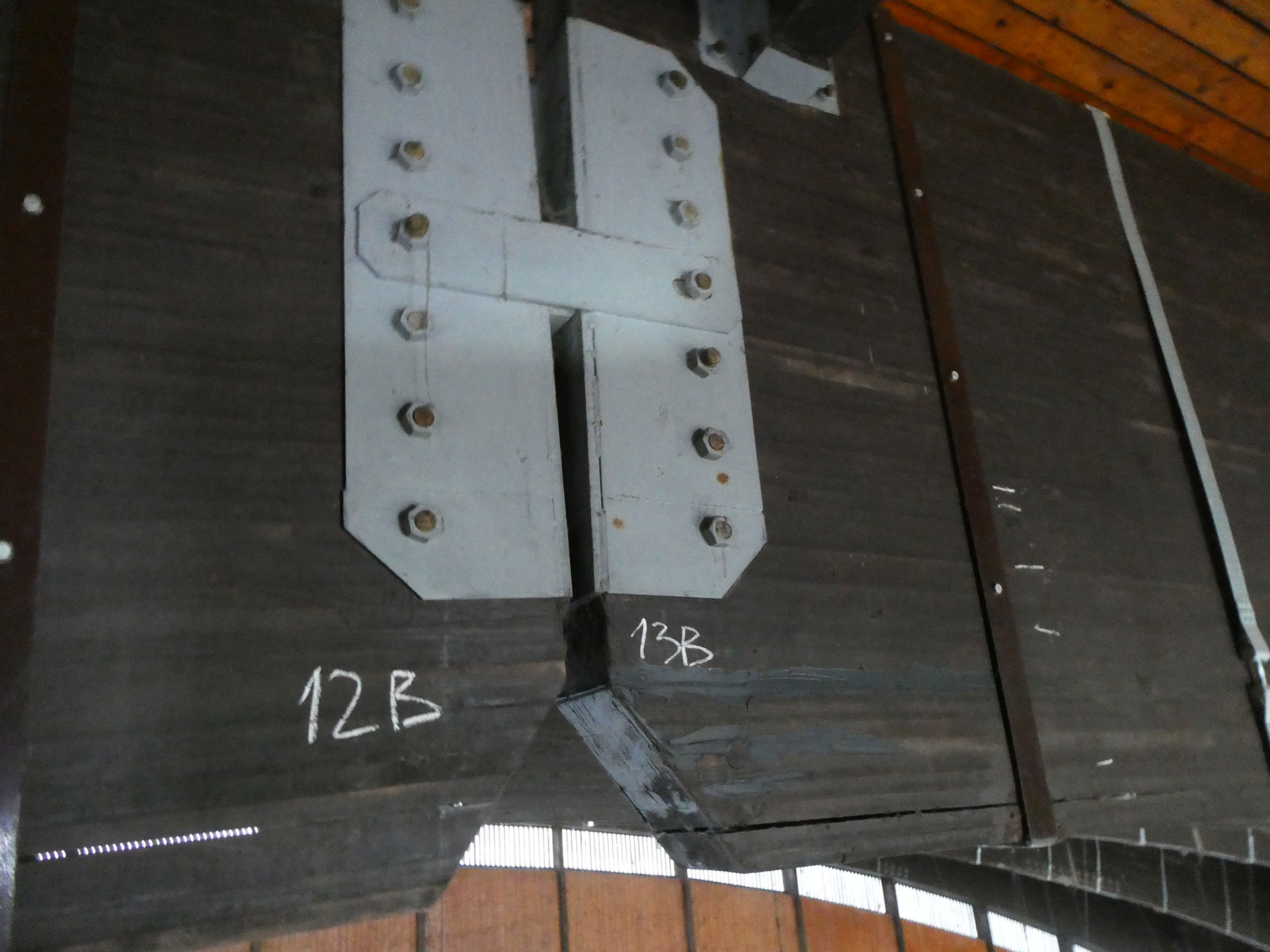 Obr. 7 Vrcholový kĺb