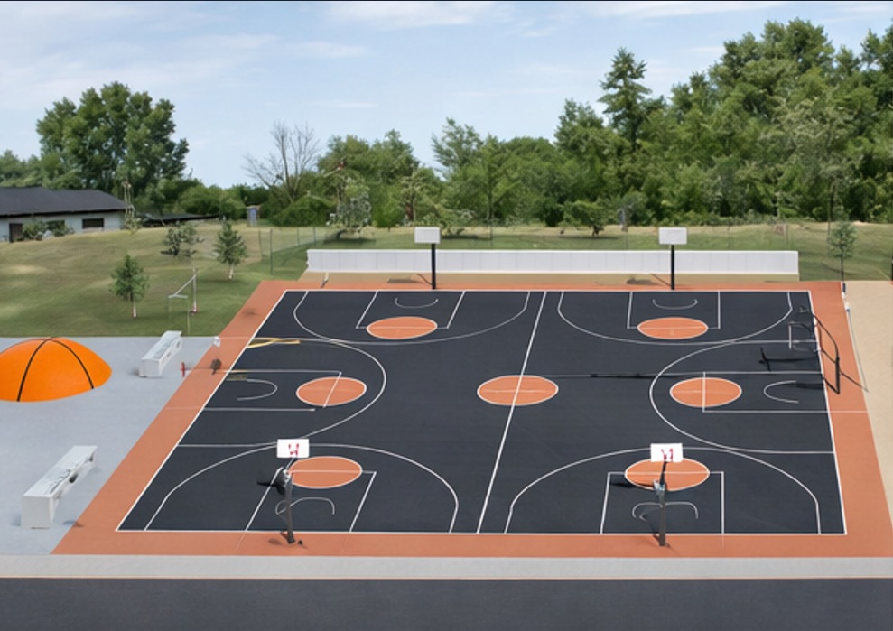 Komárno plánuje v najbližších mesiacoch vybudovať tri nové voľnočasové športoviská na nábreží Váhu: moderný skatepark, streetballové ihrisko a pumptrack dráhu.