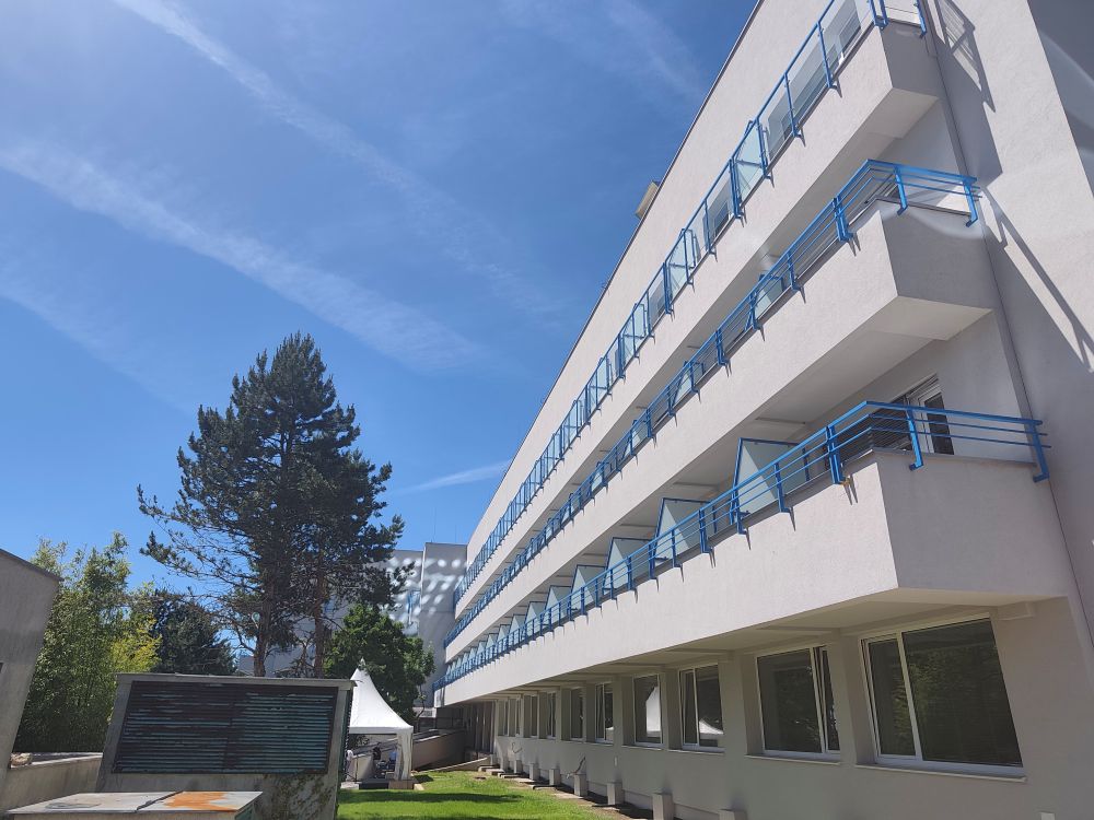 V pavilóne M boli obnovené všetky balkóny. V pavilóne M boli obnovené všetky balkóny.