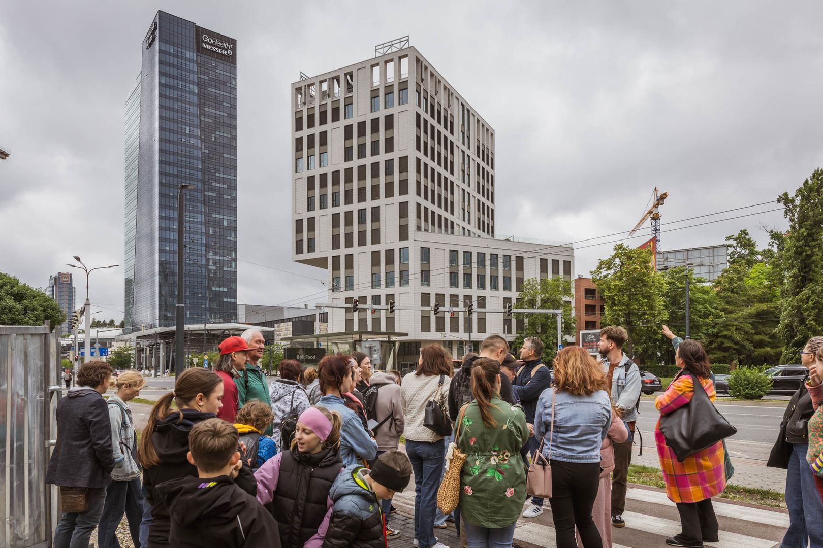 Na druhý deň nasledovala prehliadka architektonických diel Bratislavy, počas ktorej si deti mohli pozrieť zaujímavé príklady modernej aj historickej architektúry priamo v uliciach mesta.