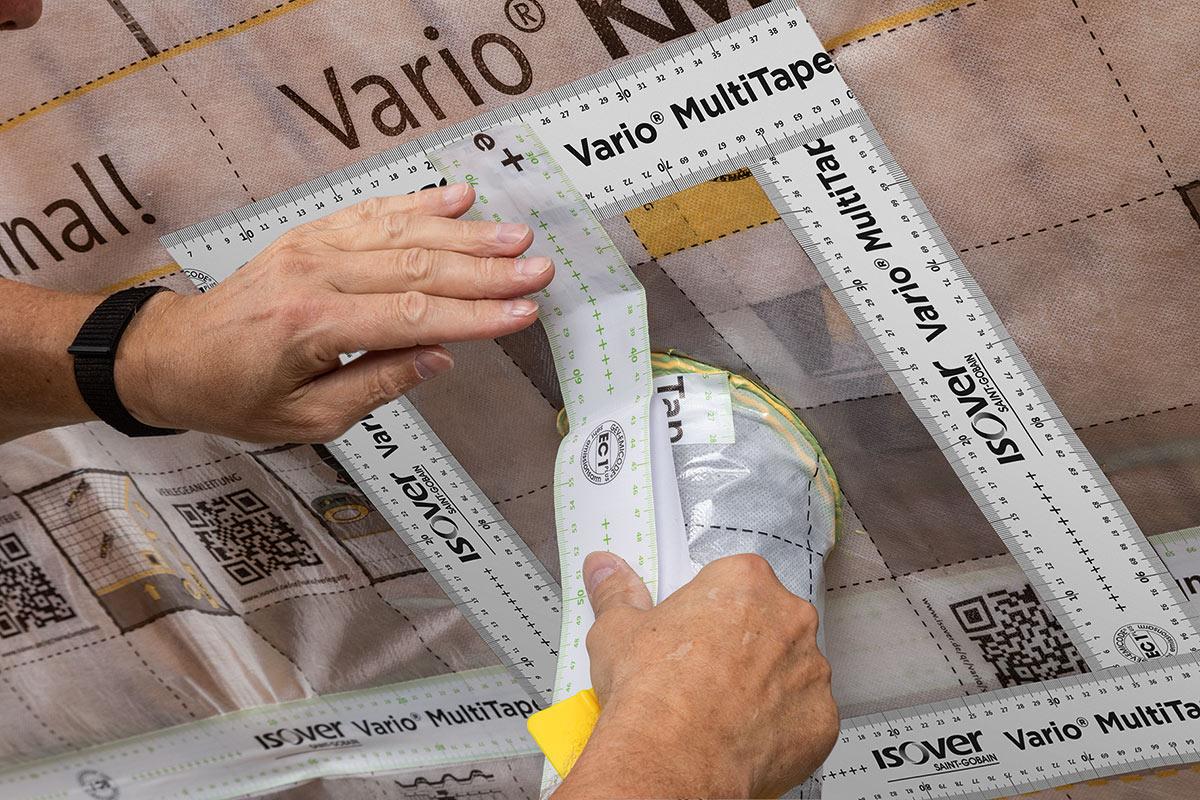 Aplikačný postup: Utesnenie prestupu rúr cez strechu