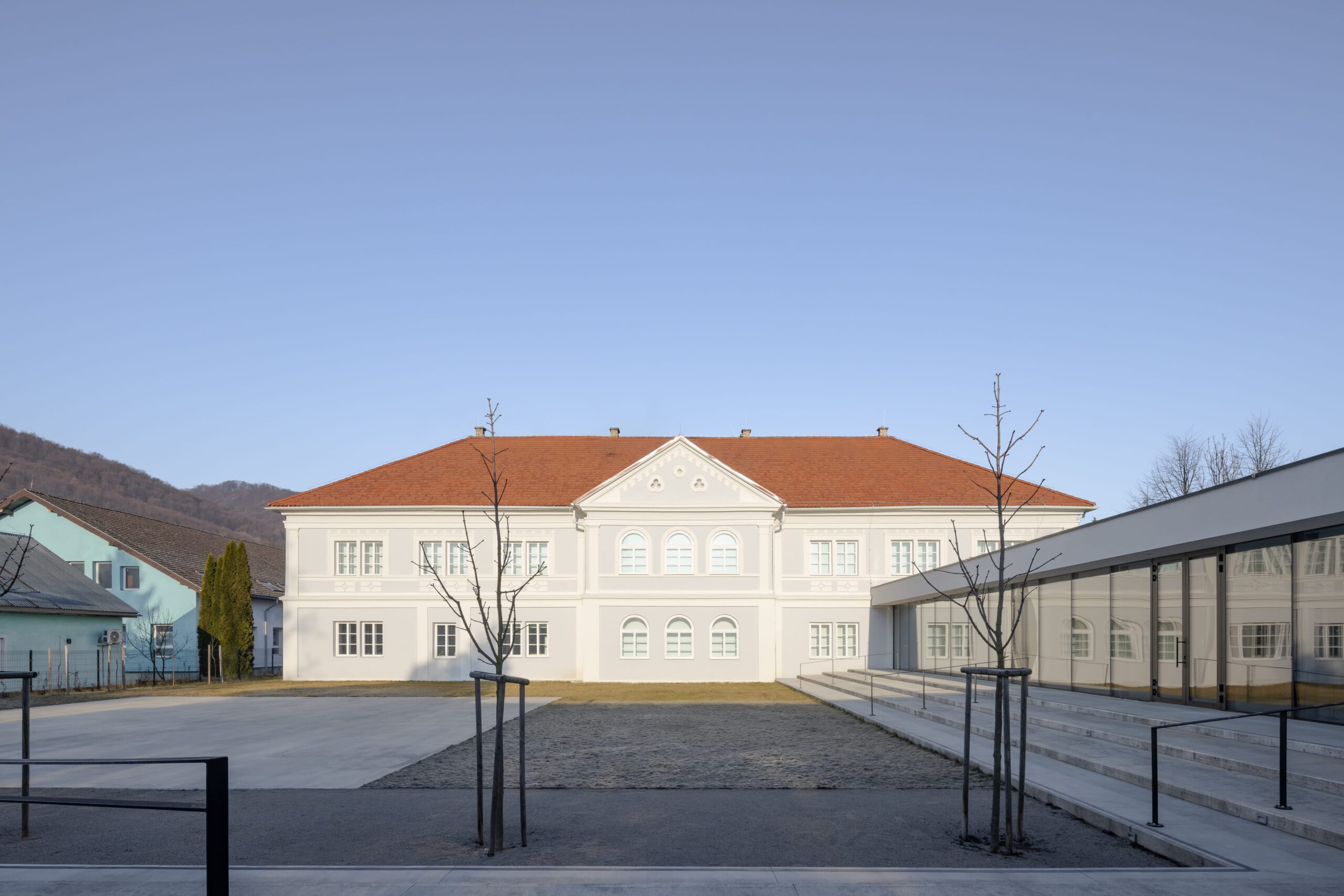 Litterra - premena prvého slovenského literárneho gymnázia, Revúca