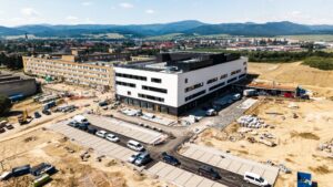 V novom nemocničnom pavilóne v Spišskej Novej Vsi pracujú na vnútorných priestoroch