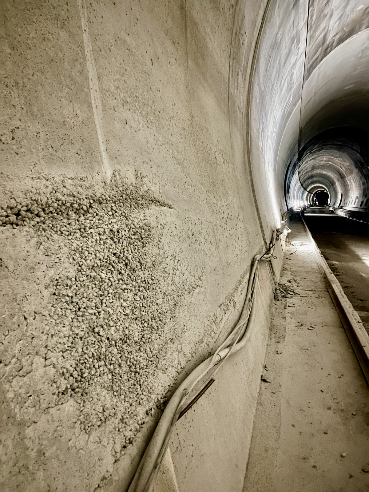 PR Tunel Višňové 2 TASUM GONAR Sanované sekundárne ostenie Tunela Višňové po oprave poškodeného betónu.
