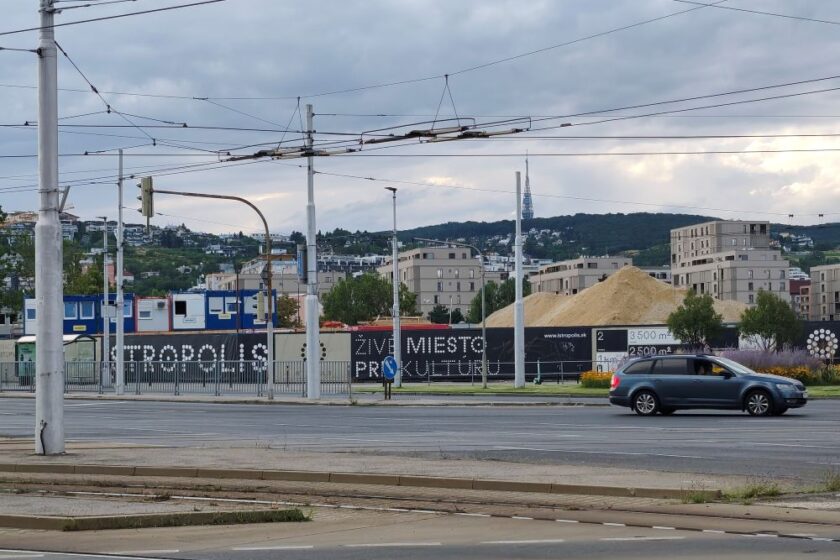 Na Novom Istropolise sa pracuje od konca januára 2026.