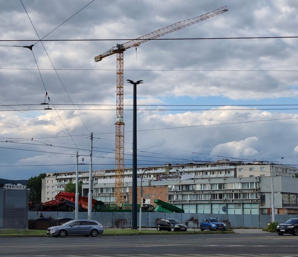 Stavenisko projektu Nový Istropolis na Trnavskom mýte v Bratislave Stavenisko projektu Nový Istropolis na Trnavskom mýte v Bratislave
