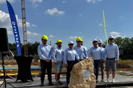 Tím DESTAV pri základnom kameni projektu PARQ Zátišie