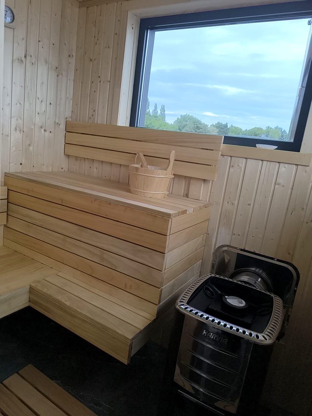 Houseboat Glamour & wellness, Kaluža