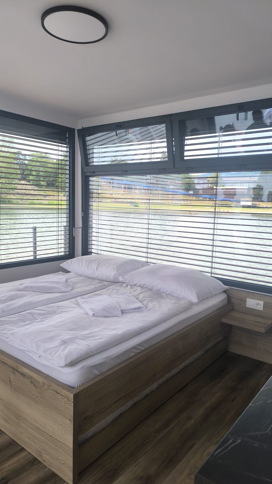 Houseboat Glamour & wellness, Kaluža