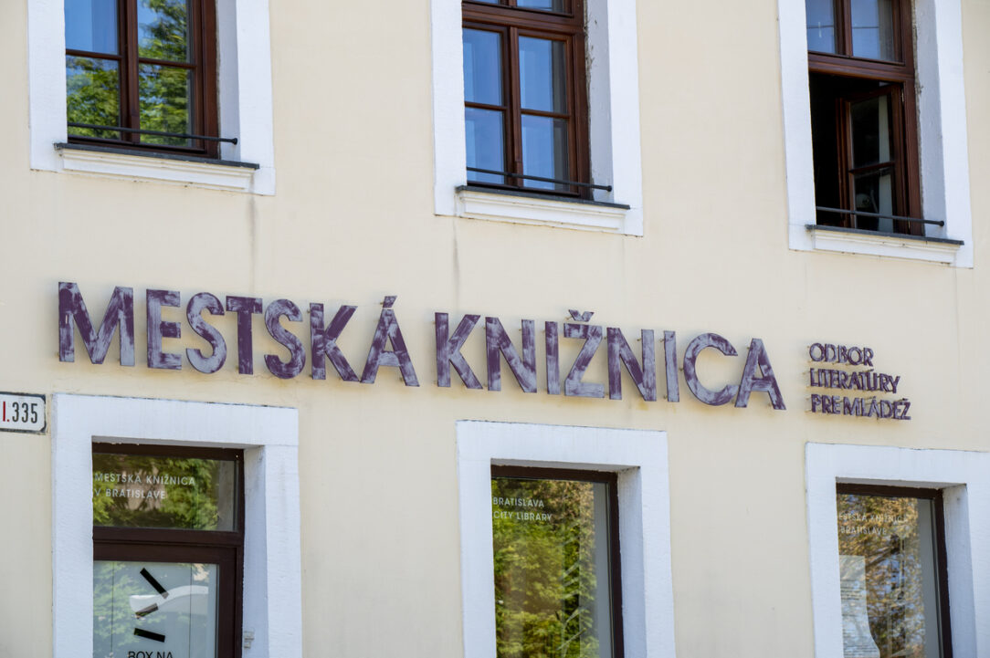 Knižnica osvetlenie Knižnica