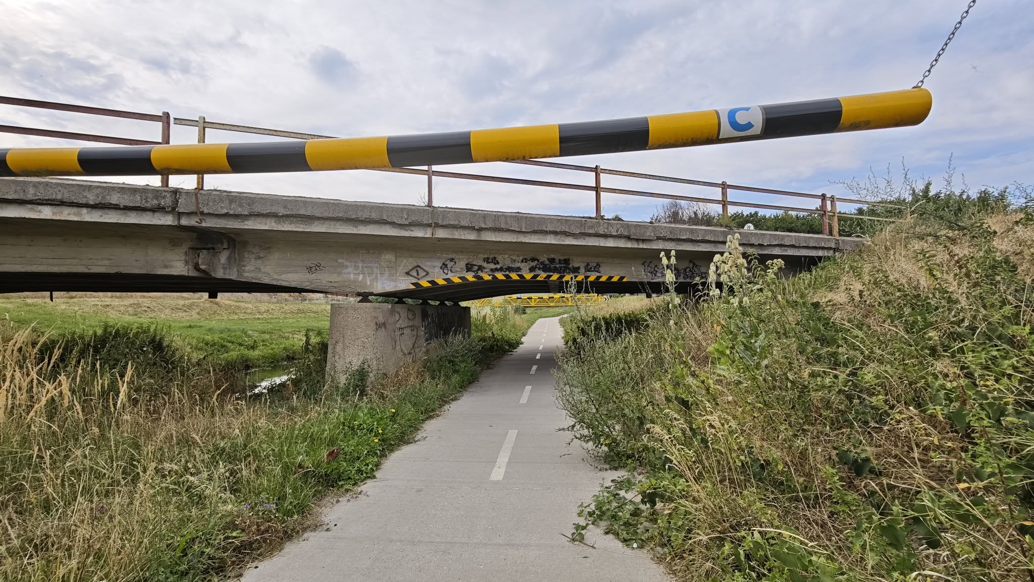 most cez sursky kanal vajnory cierna voda (4) Most cez Šúrsky kanál potrebuje komplexnú prestavbu.