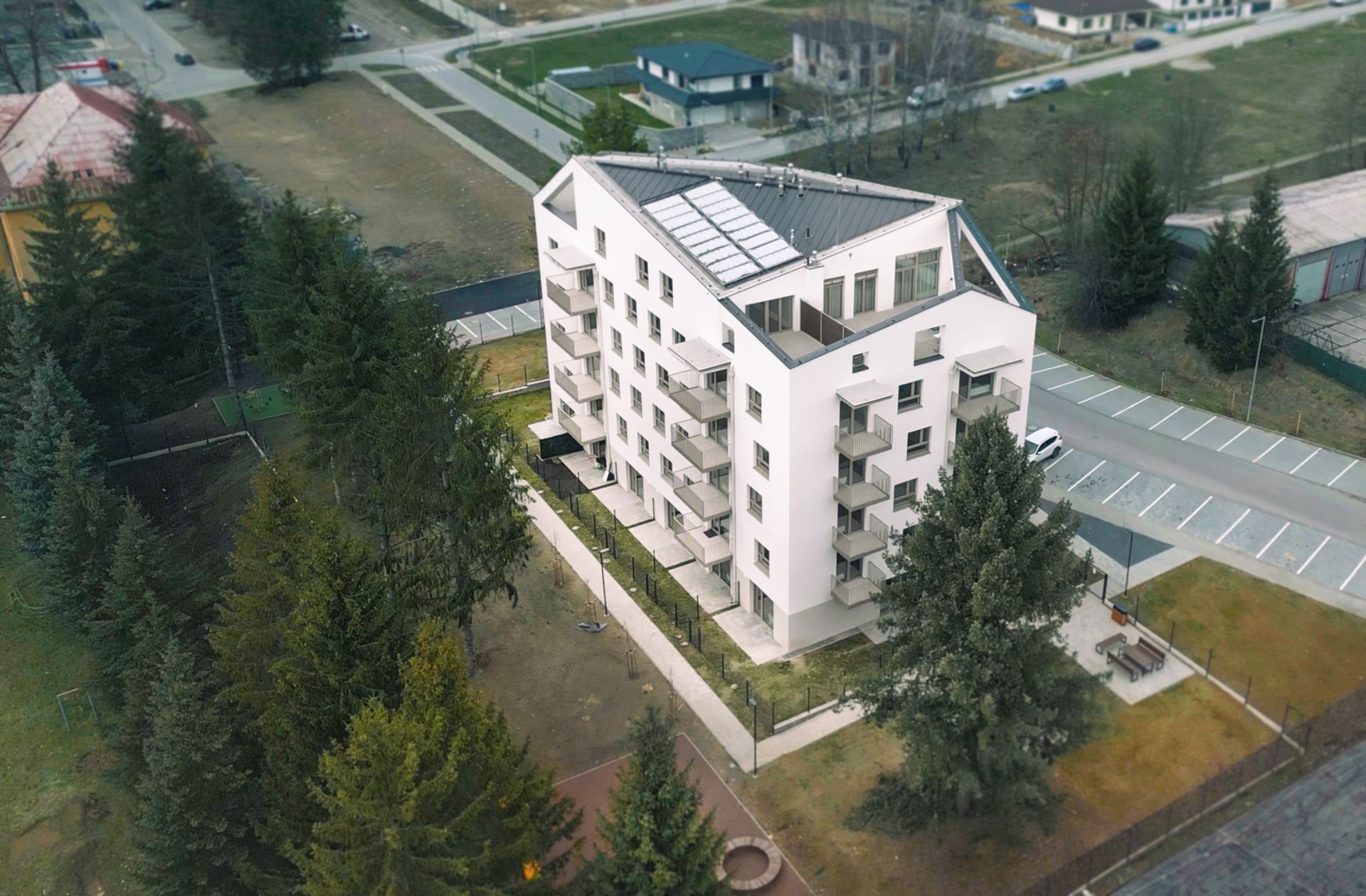 Rezidencia Gemini I, Brezno
