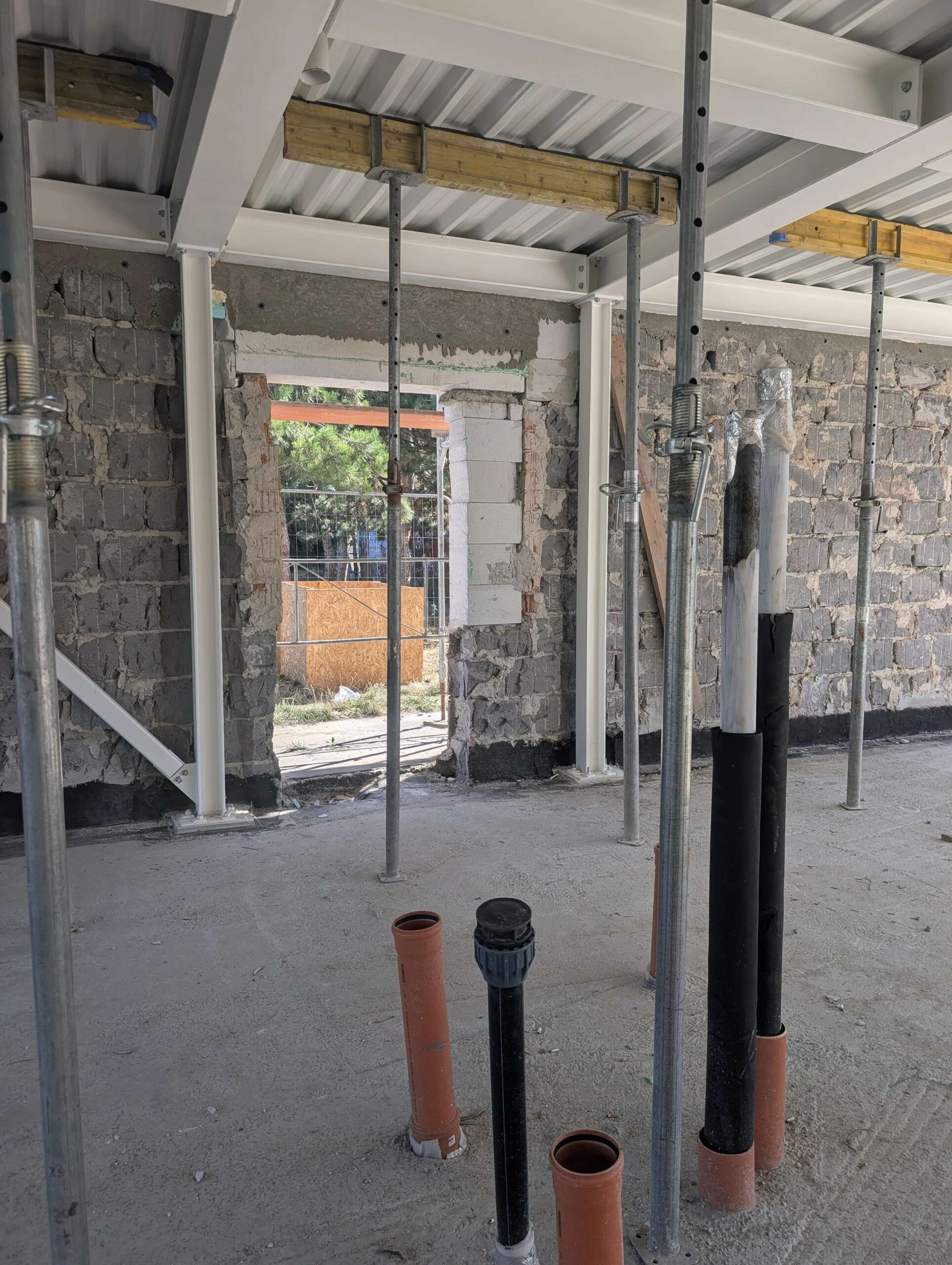 Kultúrne stredisko Žarnovická - priebeh výstavby (august 2026), Bratislava-Rača