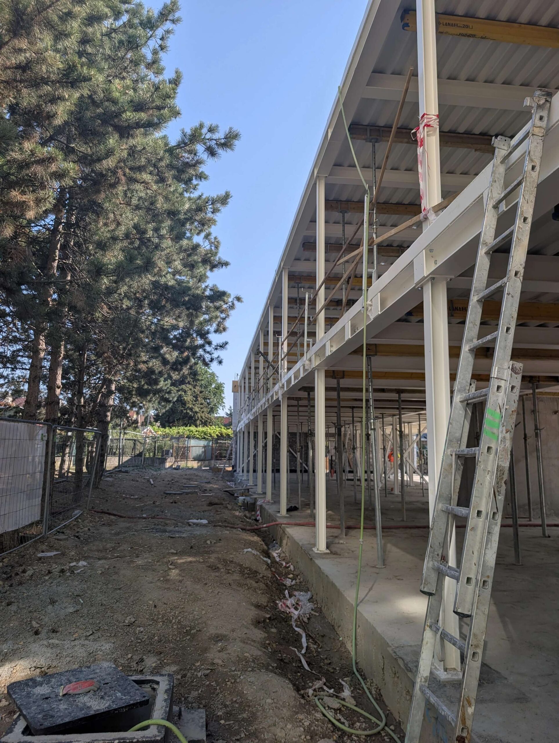 Kultúrne stredisko Žarnovická - priebeh výstavby (august 2026), Bratislava-Rača