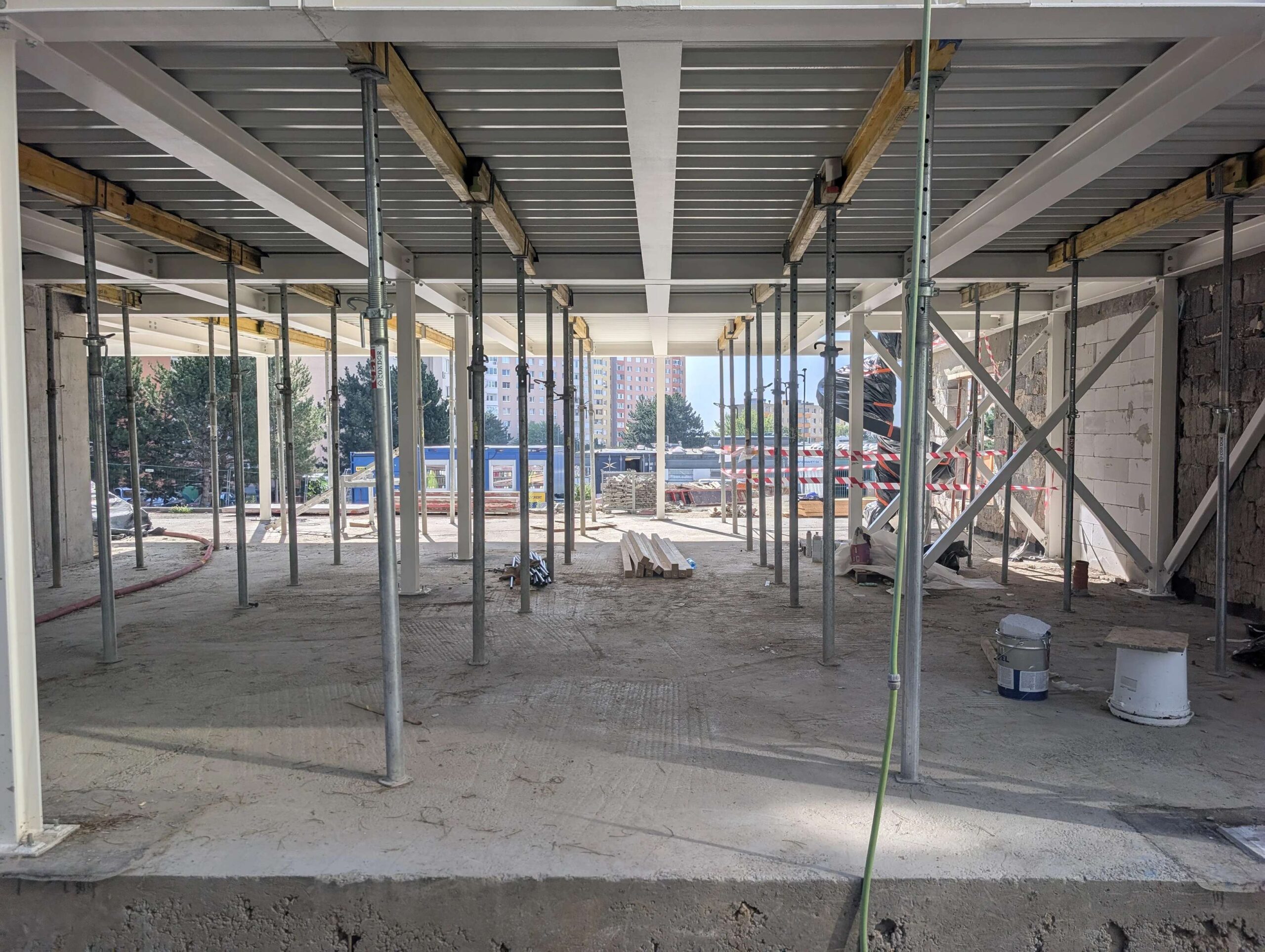 Kultúrne stredisko Žarnovická - priebeh výstavby (august 2026), Bratislava-Rača