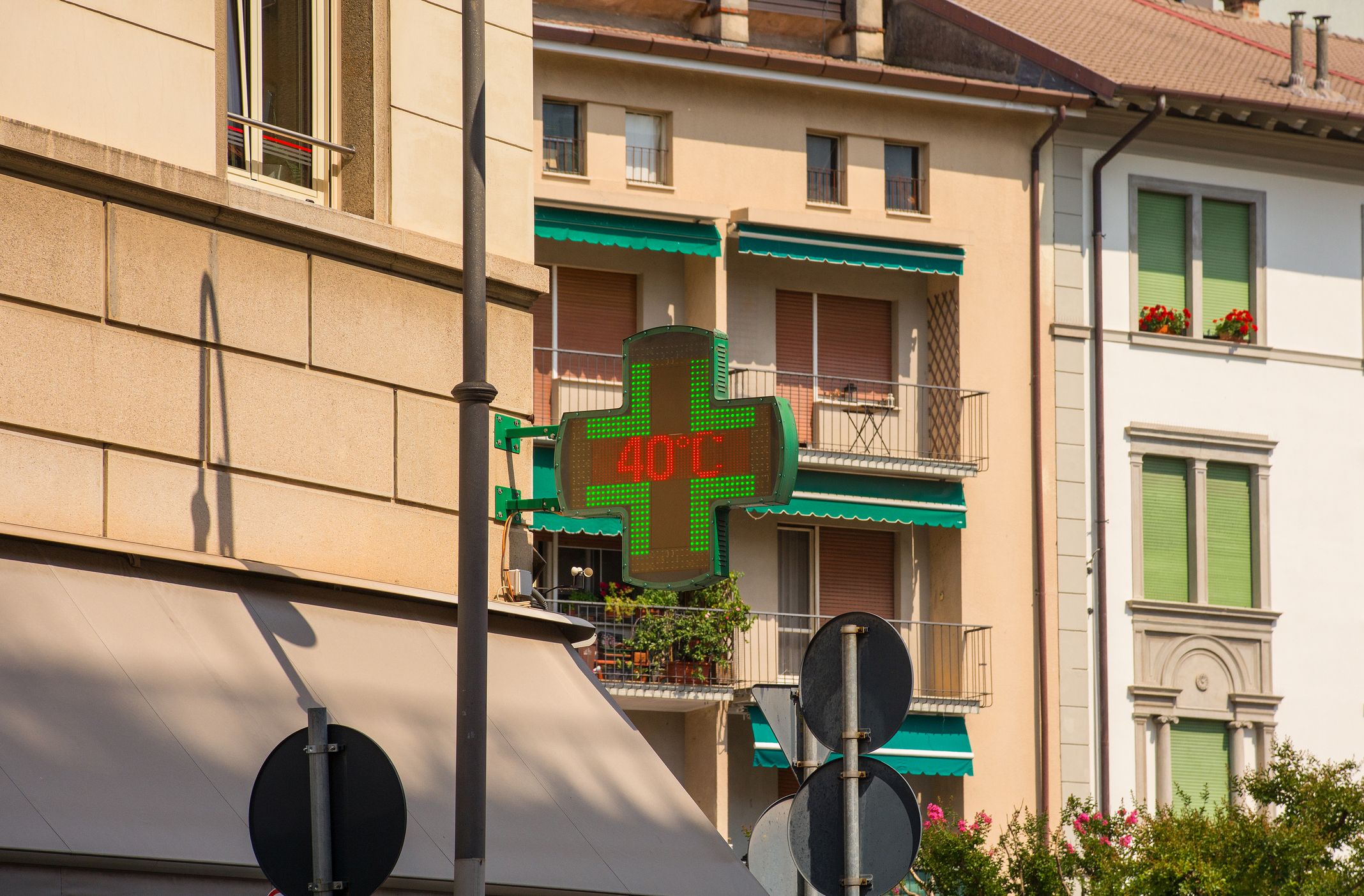 Medzi najzraniteľnejšie skupiny patria okrem ľudí bez domova a detí aj seniori. 