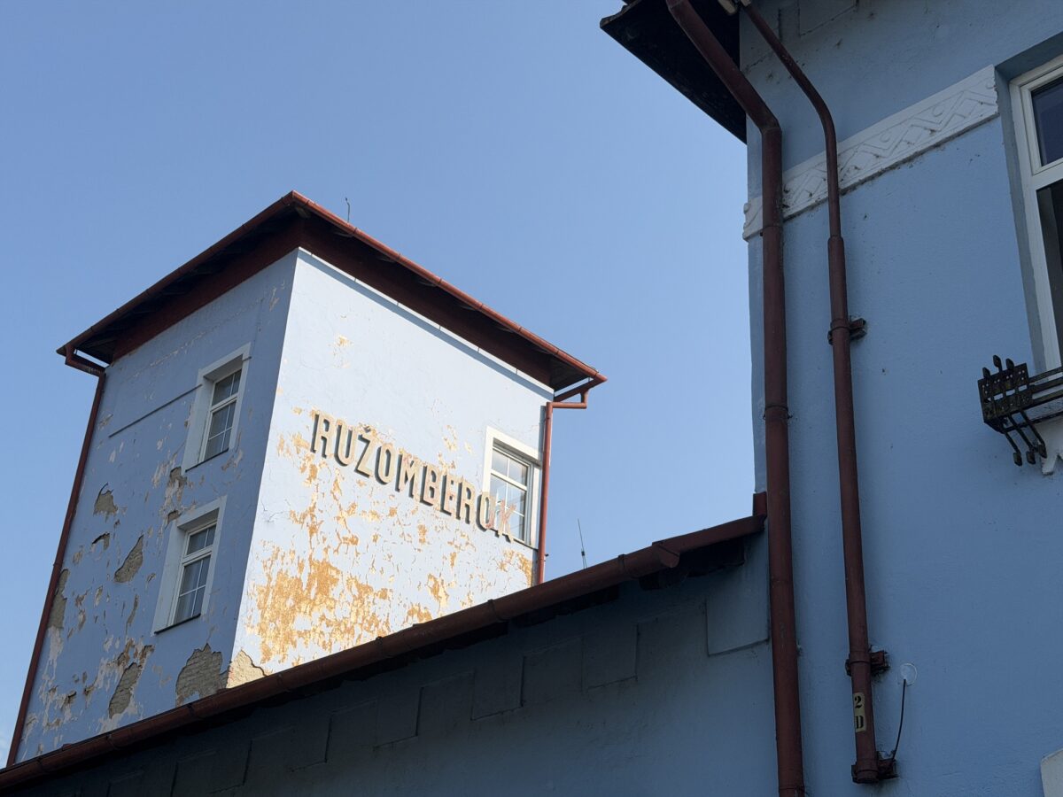 Budovu hlavnej železničnej stanice v Ružomberku čaká rozsiahla obnova za viac ako dva milióny eur.