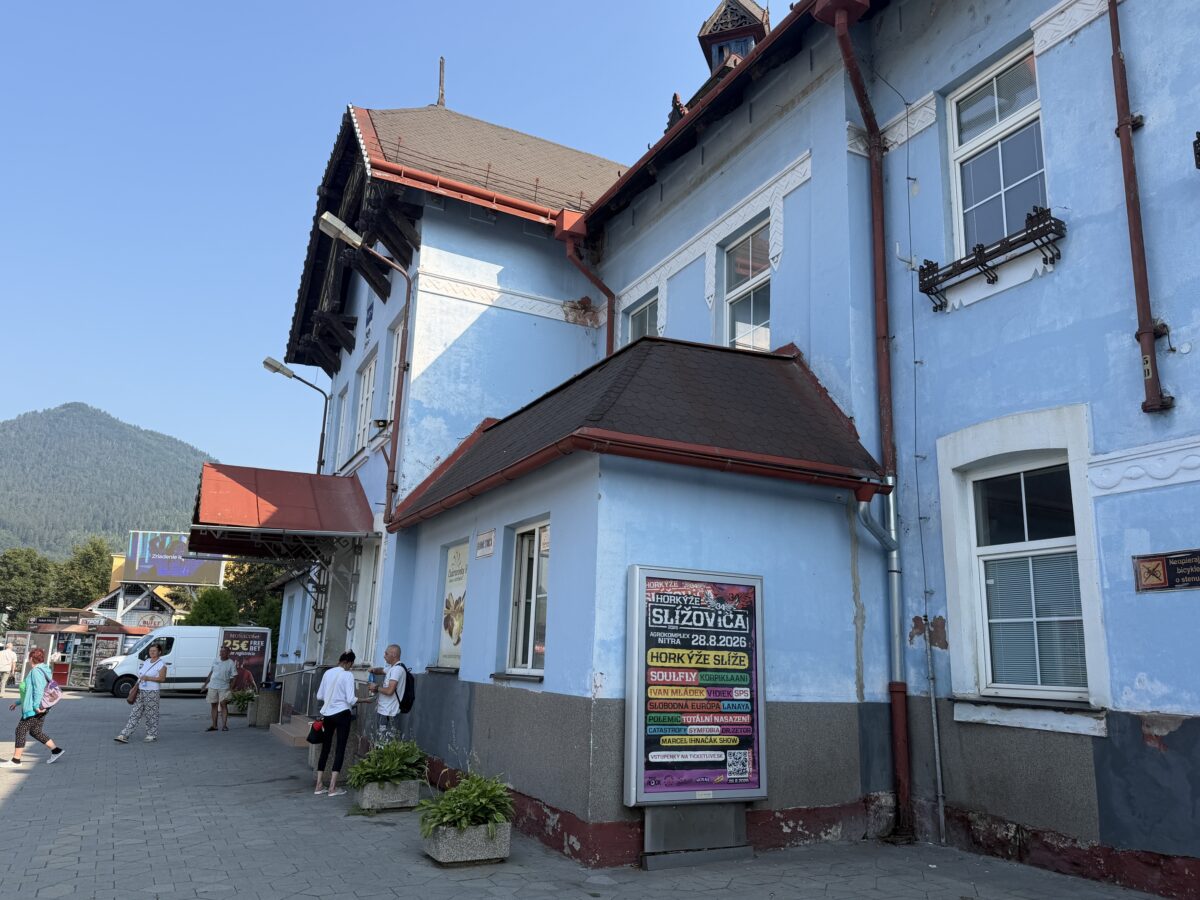 Budovu hlavnej železničnej stanice v Ružomberku čaká rozsiahla obnova za viac ako dva milióny eur.