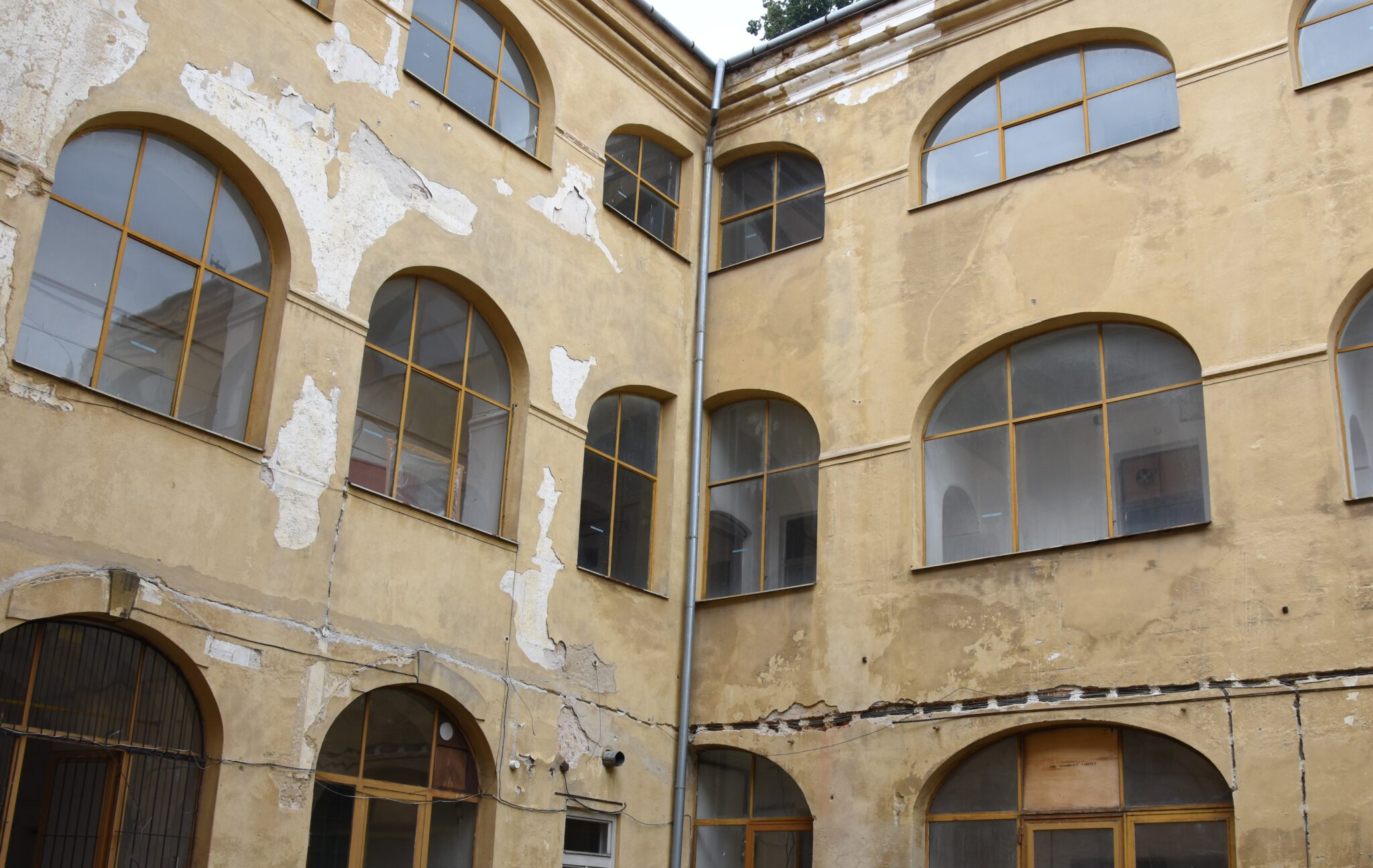 Župný dom pred obnovou