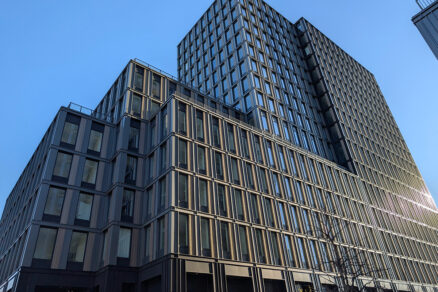 Projekt “Carroll street” v New Yorku s “bird-friendly” zasklením. Raster takmer nie je vidieť