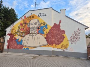 Cestou na hrad si ho všimnú tisíce ľudí. Nový mural pripomína zlatnícku históriu Trenčína