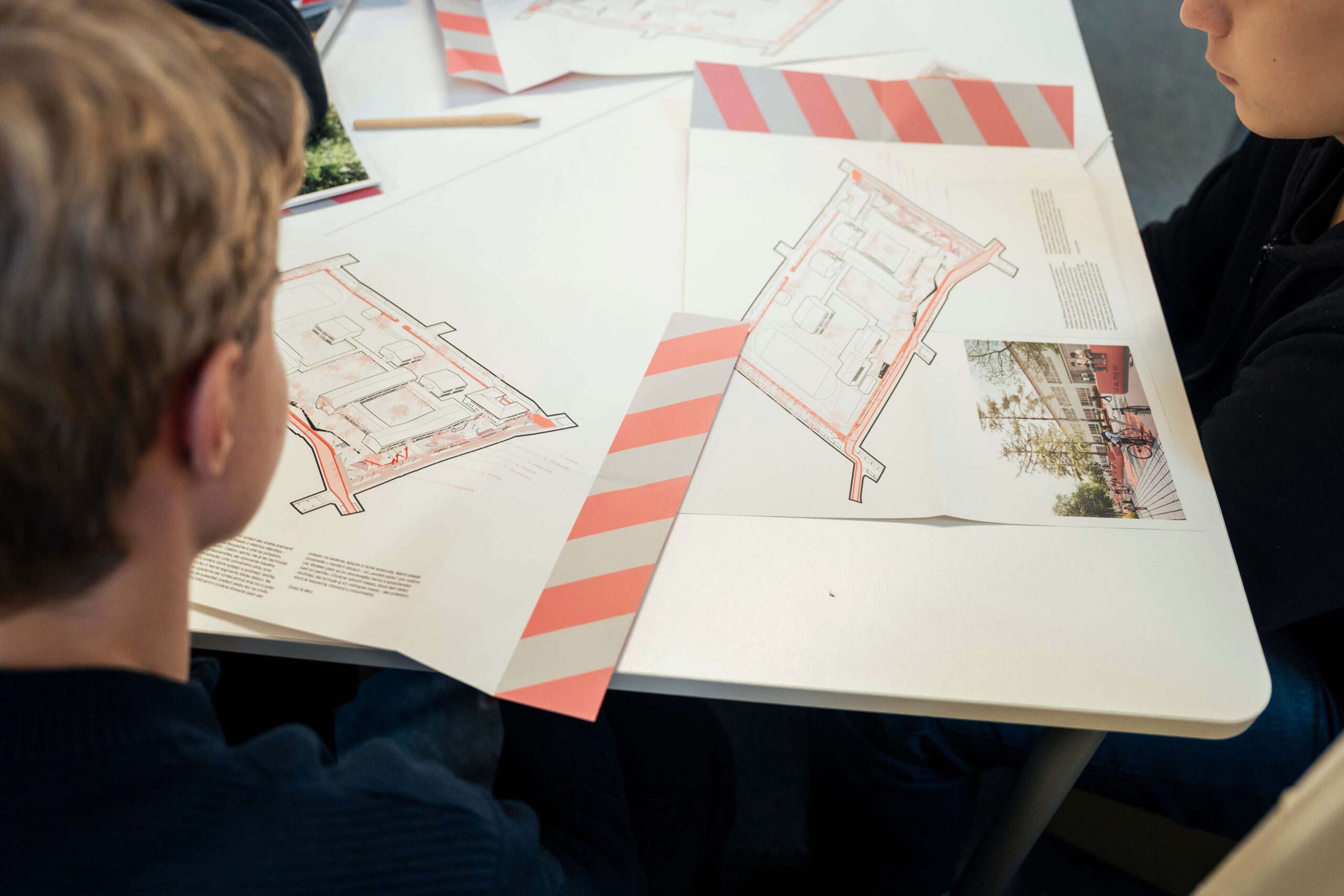 Návrhu školskej zóny predchádzali stretnutia s vedením školy a učiteľkami aj workshop so žiakmi a žiačkami ZŠ Gorkého.