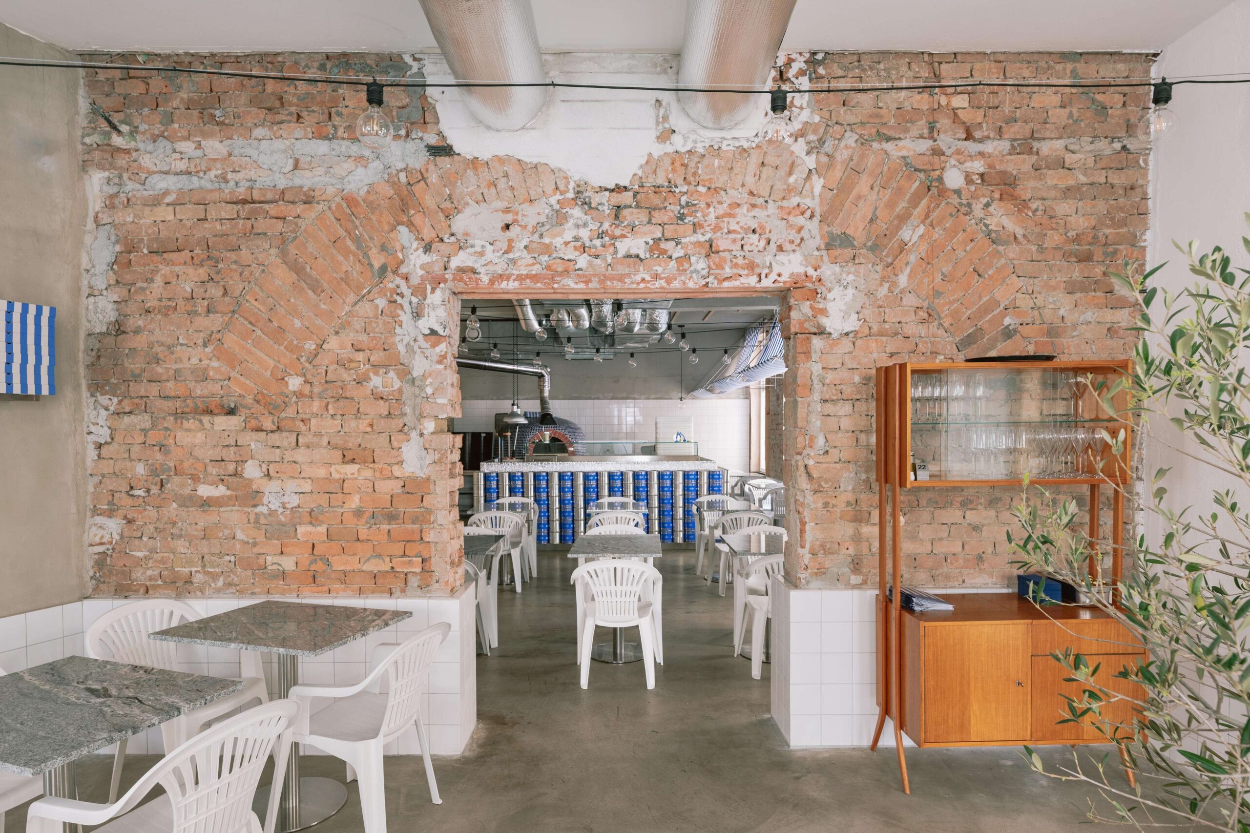Oli’s Italiano, Bratislava olis-italiano-bratislava-interier-restauracia