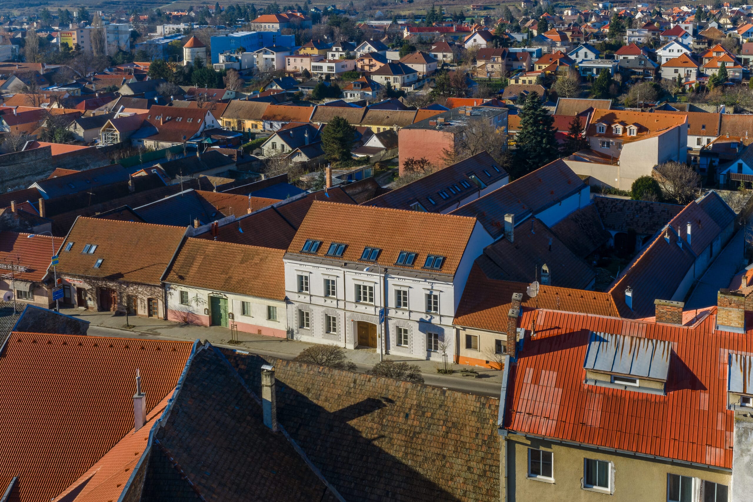 Kasárne Residence vznikli v objekte pôvodného meštianskeho domu zo 17. storočia.