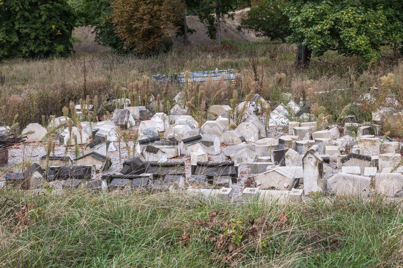 Kaštieľ v Rusovciach desaťročia chátral, teraz prechádza rekonštrukciou.