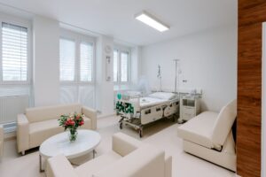 V Bardejovskej nemocnici obnovili hlavný monoblok. Má aj plávajúce lôžka a nové vybavenie
