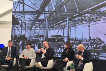 Debata o smaltovni a projekte Matadorka Living, zľava: Dušan Vávra(SKANSKA) Matej Grébert, (Compass Architekti), Juraj Benetin (Compass Architekti) , Veronika Chládeková, Oliver Kríž (Optimal Development).