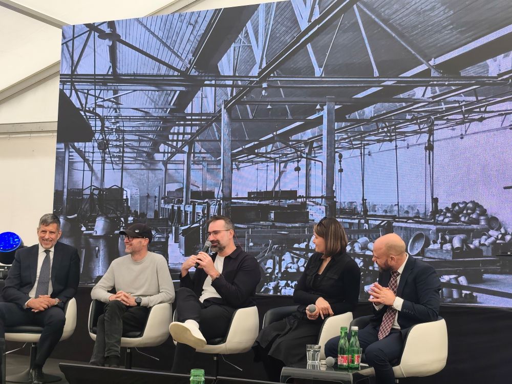 Debata o smaltovni a projekte Matadorka Living, zľava: Dušan Vávra(SKANSKA) Matej Grébert, (Compass Architekti), Juraj Benetin (Compass Architekti) , Veronika Chládeková, Oliver Kríž (Optimal Development).
