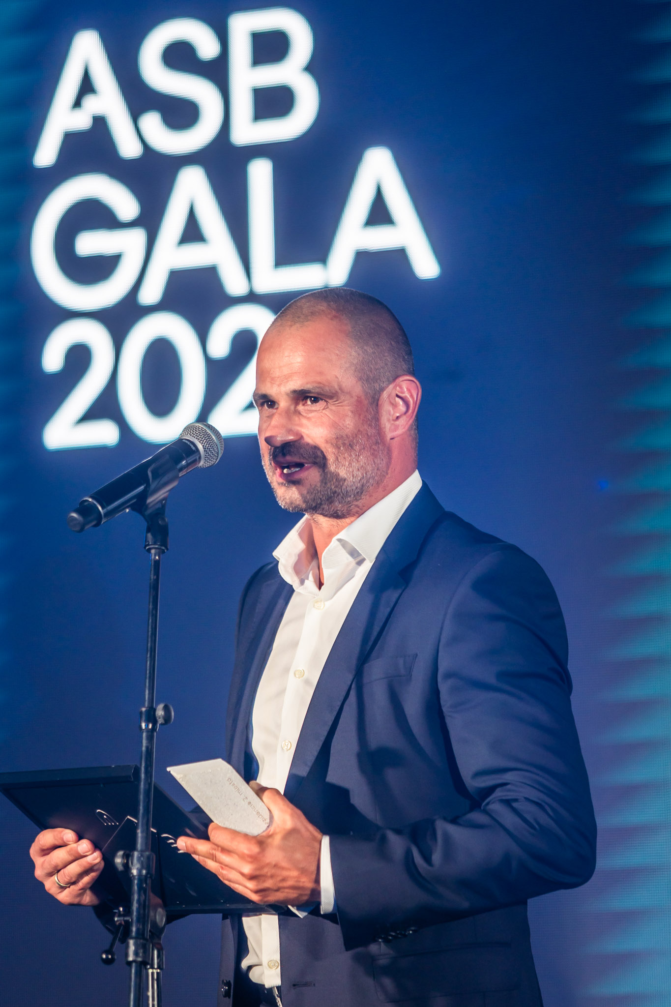 Slavomír Habánik, Lucron
