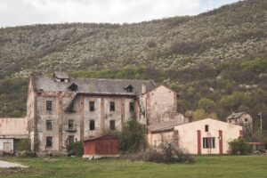Pred dvoma rokmi ho zachránili pred zbúraním, včera vyhorel. Historickému mlynu v Plešivci sa stal osudným požiar