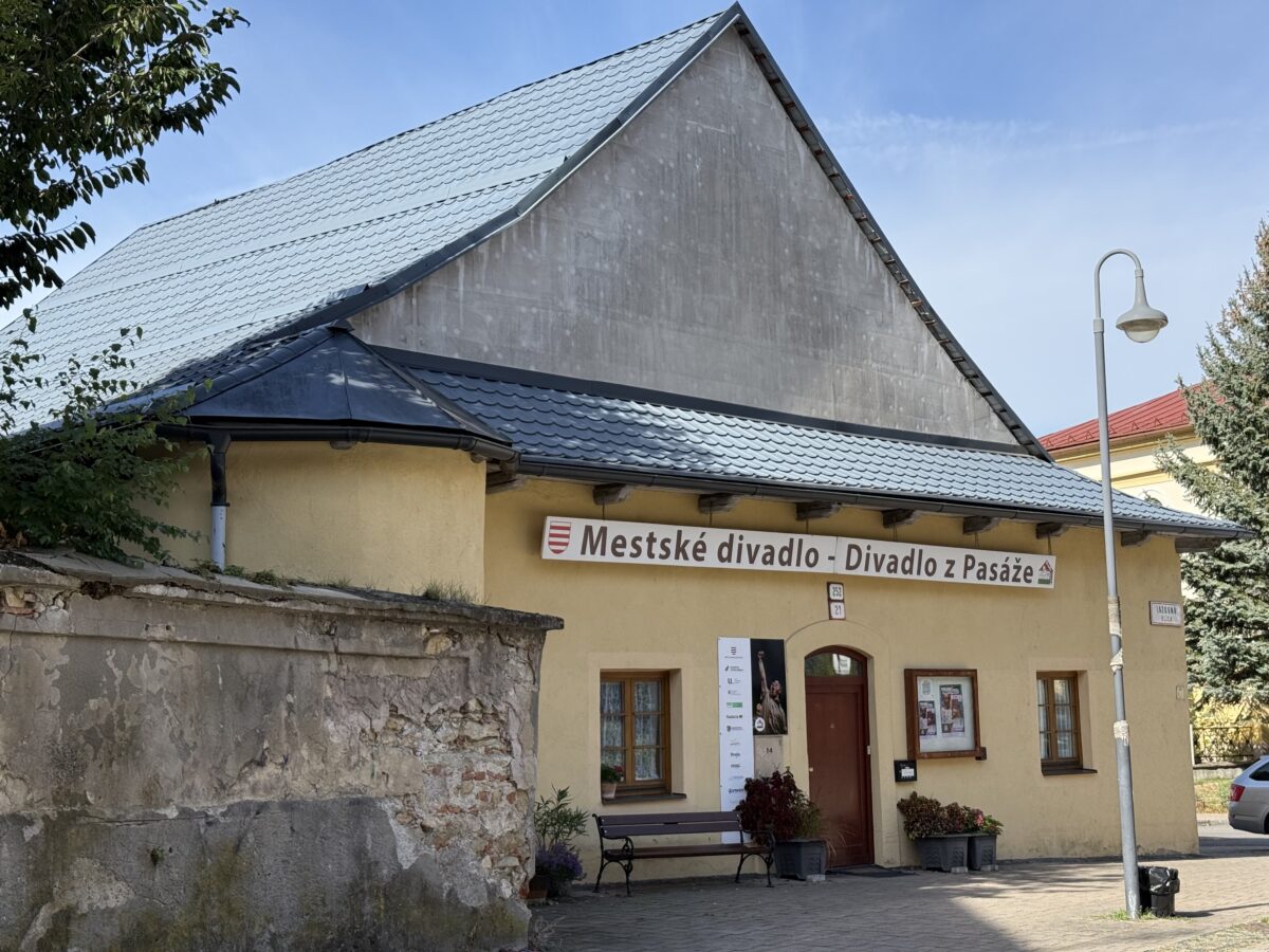 Aktuálny stav objektu v ktorom sídli Divadlo z Pasáže