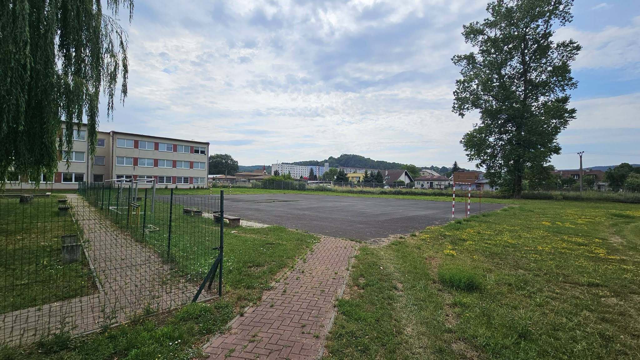 Modernizácia ZŠ a MŠ Pod Vinbargom finišuje a mesto získalo ďalší milión na školskú infraštruktúru.