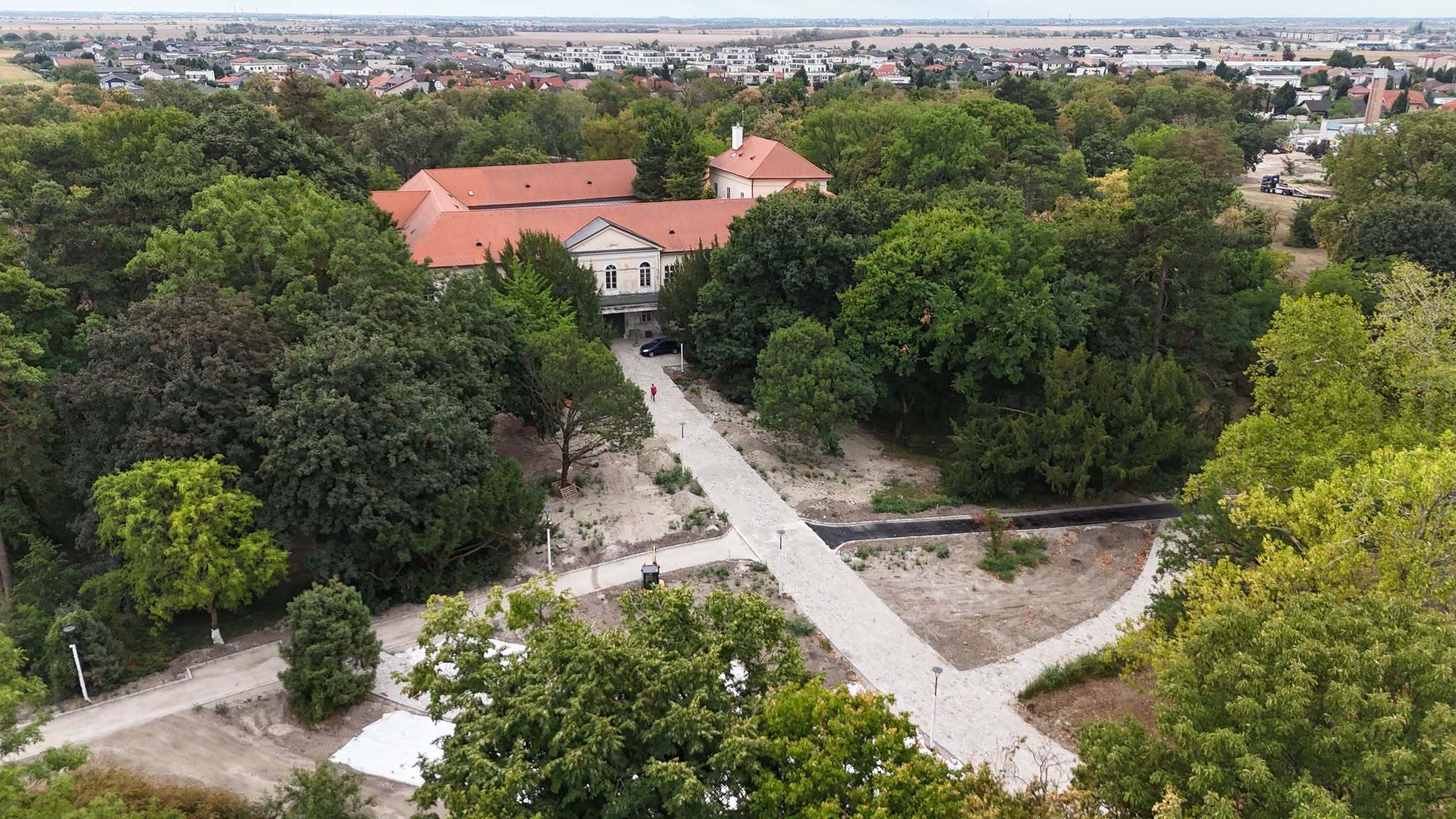 Bratislavský kraj obnovil park v Malinove.