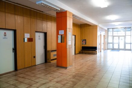 poliklinika nad jazerom (1)