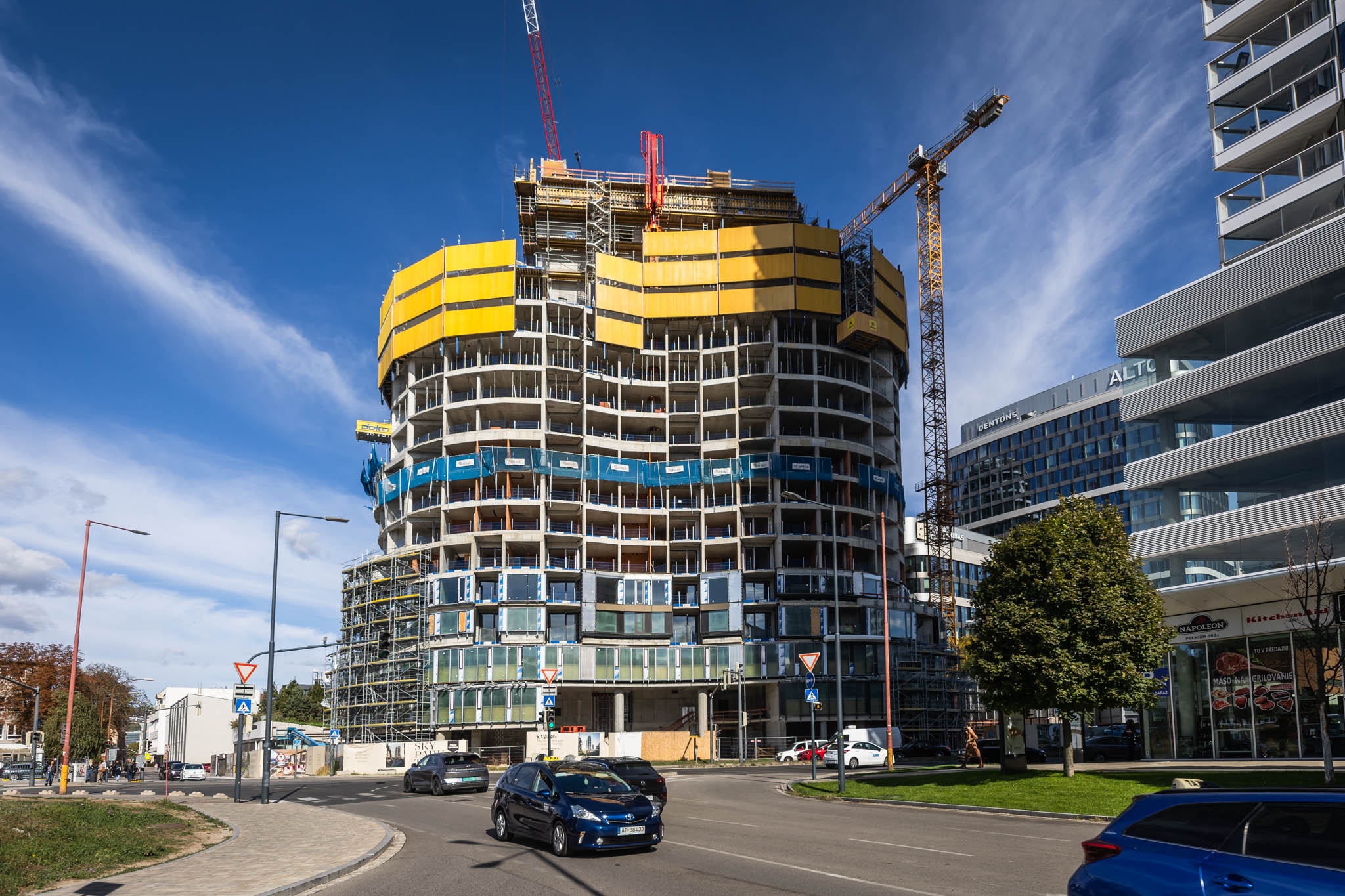 SKY PARK Tower je v polovici výstavby.