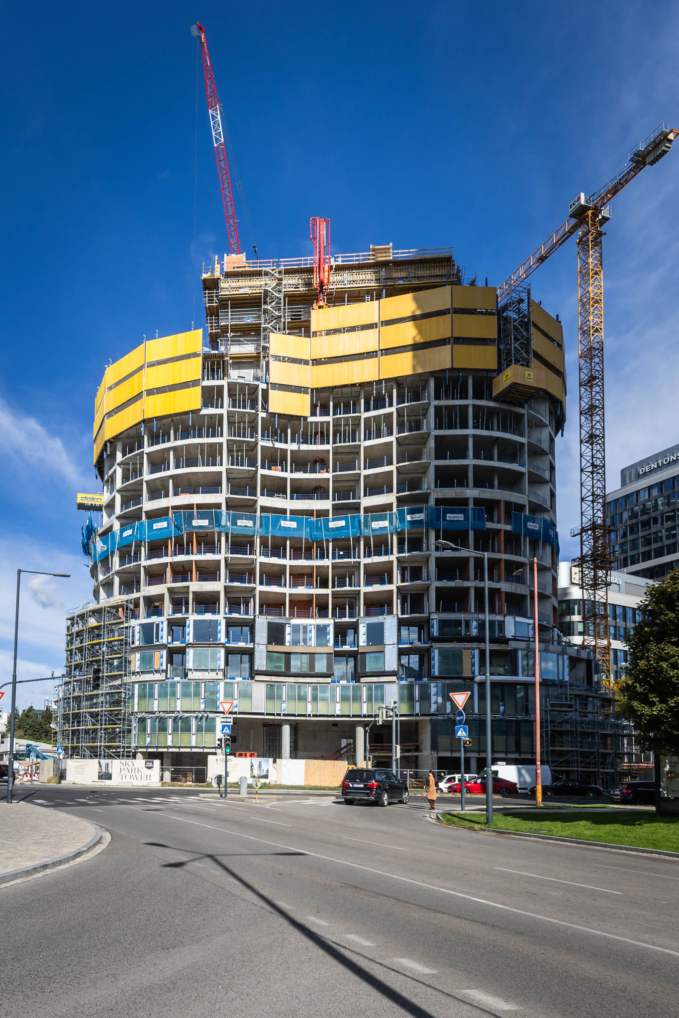 SKY PARK Tower je v polovici výstavby.