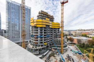 SKY PARK Tower je v polovici výstavby. V októbri išli do predaja 4-izbové byty