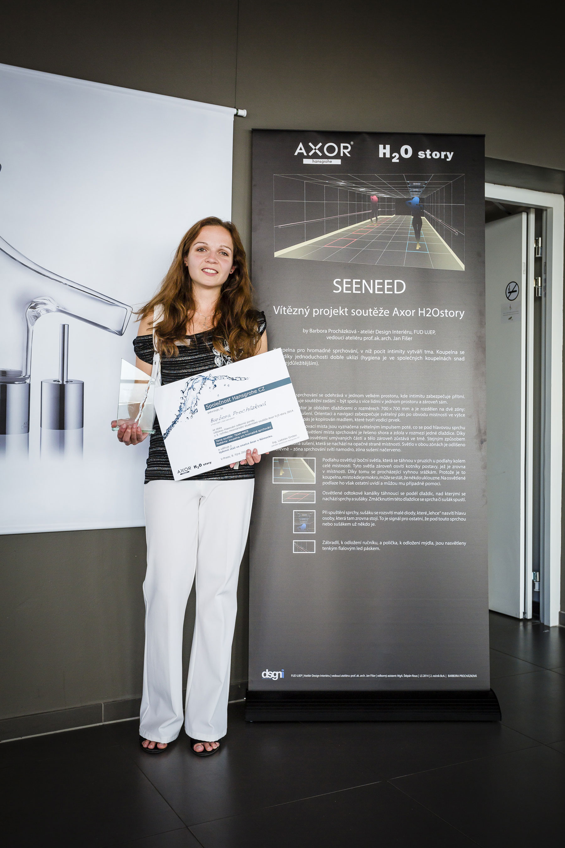 Barbora Procházková, víťazka hlasovania odbornej poroty 3. ročníka súťaže Axor H2O story získala možnosť predstaviť svoj projekt širokej verejnosti počas podujatia Designblok 2014 v Prahe a týždennú návštevu v nemeckom centre vývoja a výroby nových výrobkov značky Axor.