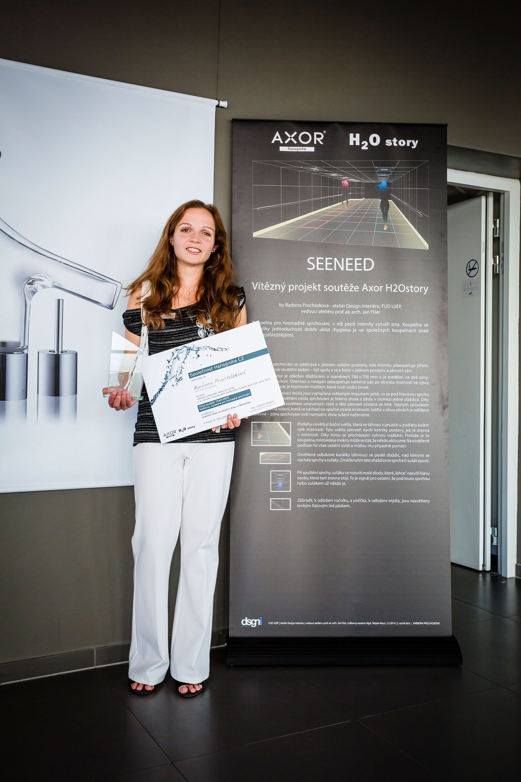 Barbora Procházková, víťazka hlasovania odbornej poroty 3. ročníka súťaže Axor H2O story získala možnosť predstaviť svoj projekt širokej verejnosti počas podujatia Designblok 2014 v Prahe a týždennú návštevu v nemeckom centre vývoja a výroby nových výrobkov značky Axor.