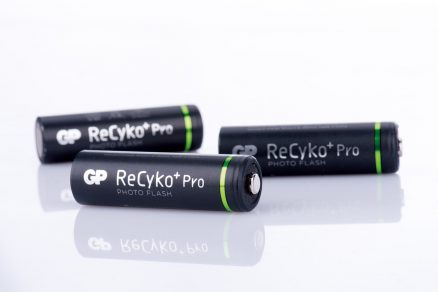 nove nabijeci baterie GP ReCyko Pro Photo Flash pro fotografy