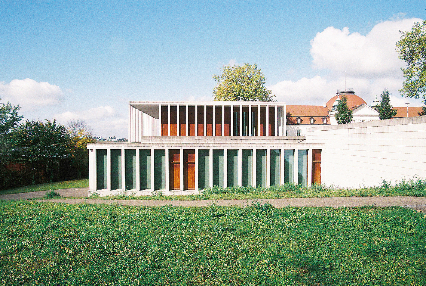 V mieste narodenia spisovateľa Schillera, v Marbachu am Neckar, postavil David Chipperfield Múzeum modernej literatúry ako svoju prvú stavbu v Nemecku. Práve v tejto krajine je v súčasnosti osobitne úspešný. (Foto: Marek Peťovský)