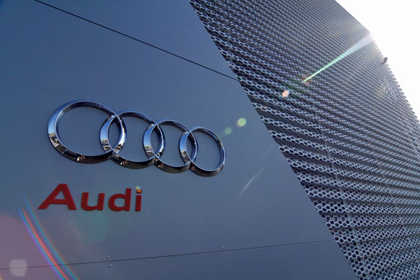 showroom,Audi,fasáda,sklo