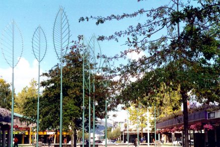 Leaf Light Poles4