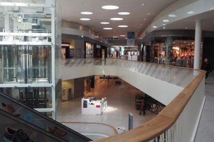 Interiér zábavno-nákupného centra Bory Mall